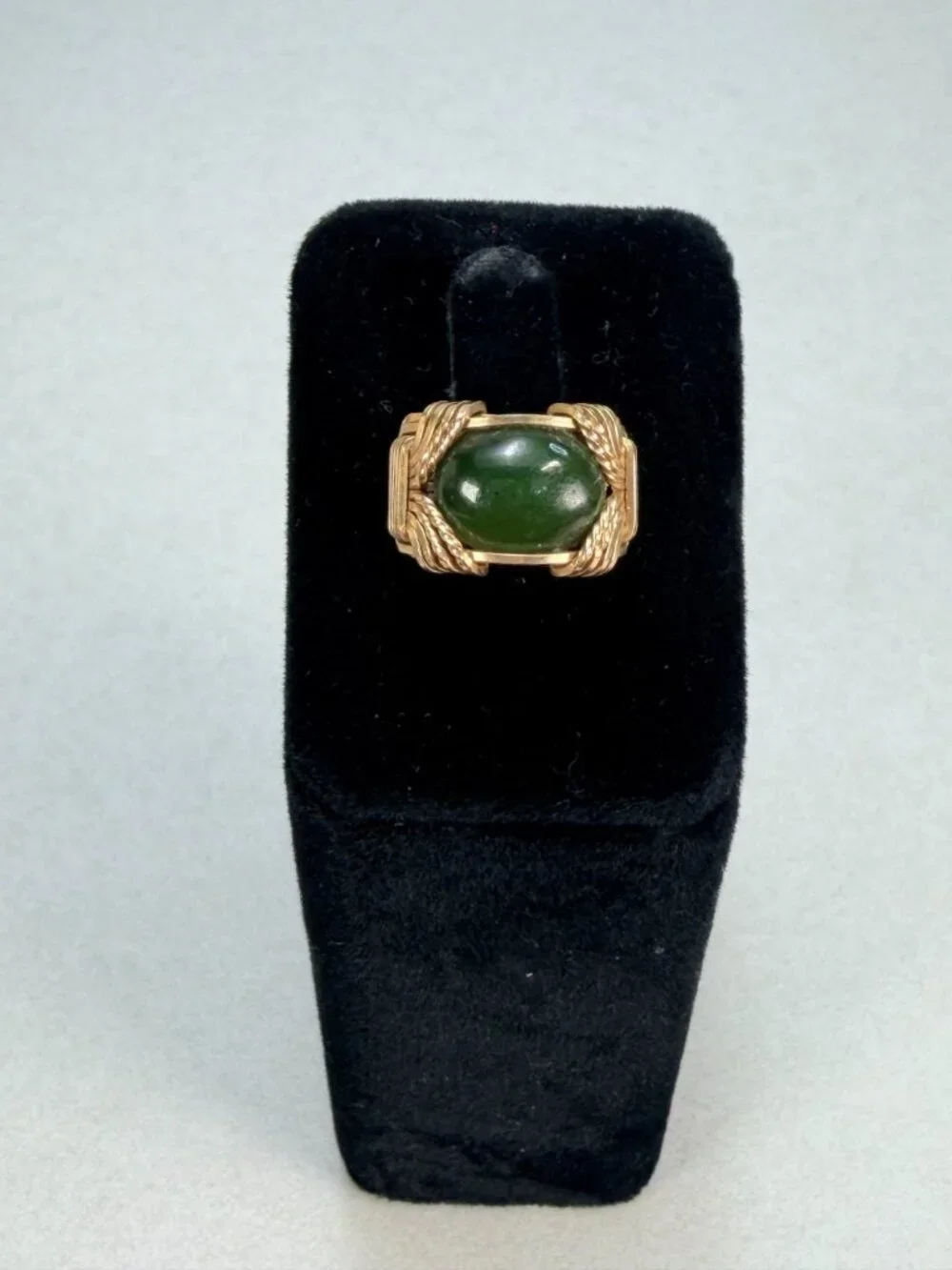 Vintage Rolled Yellow Gold Genuine Green Jade Wire Wrapped Statement Ring Sz 5.7